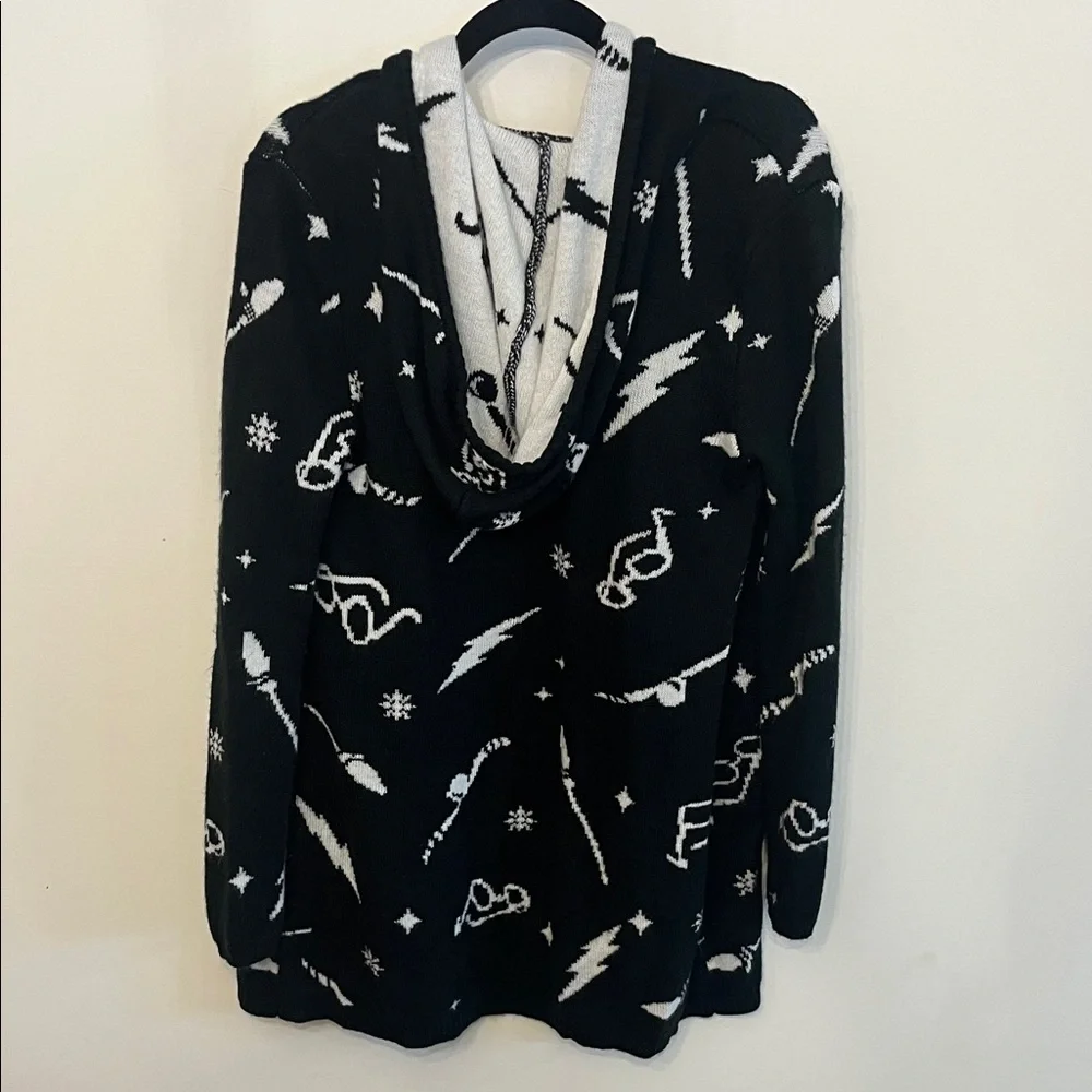 Hot Topic Black and White Magical Cardigan